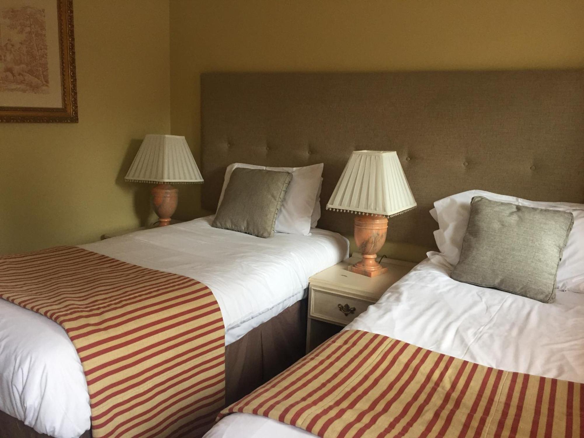 The Bedingfeld Arms Hotel Oxborough Exterior photo