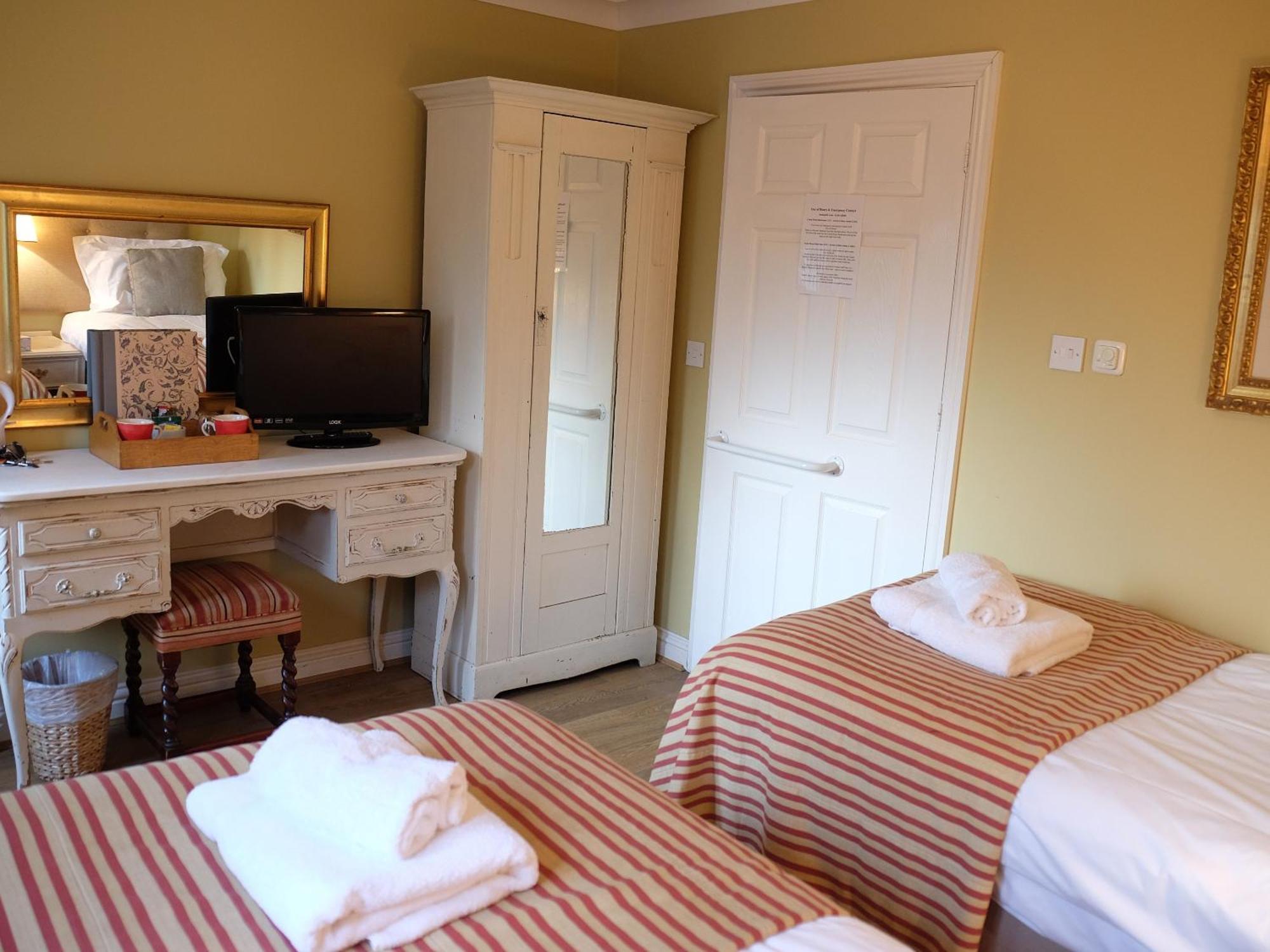 The Bedingfeld Arms Hotel Oxborough Room photo